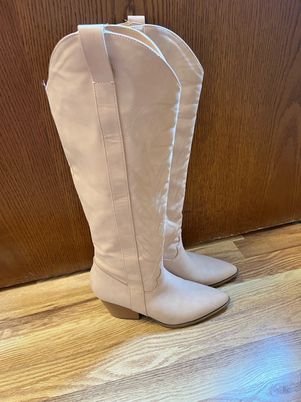 Women's Knee-High Western Boots - Light Pink